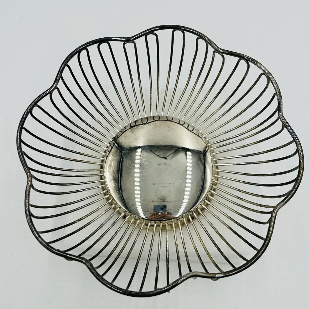 Godinger Silverplate Scalloped Round Wire Bread Fruit Basket 9.5” Vintage